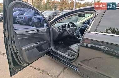 Седан Ford Fusion 2013 в 