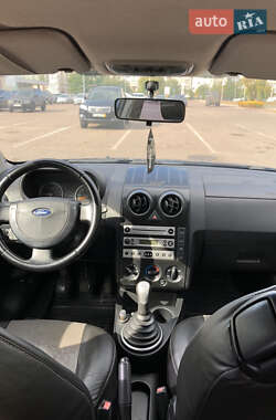 Хетчбек Ford Fusion 2005 в 