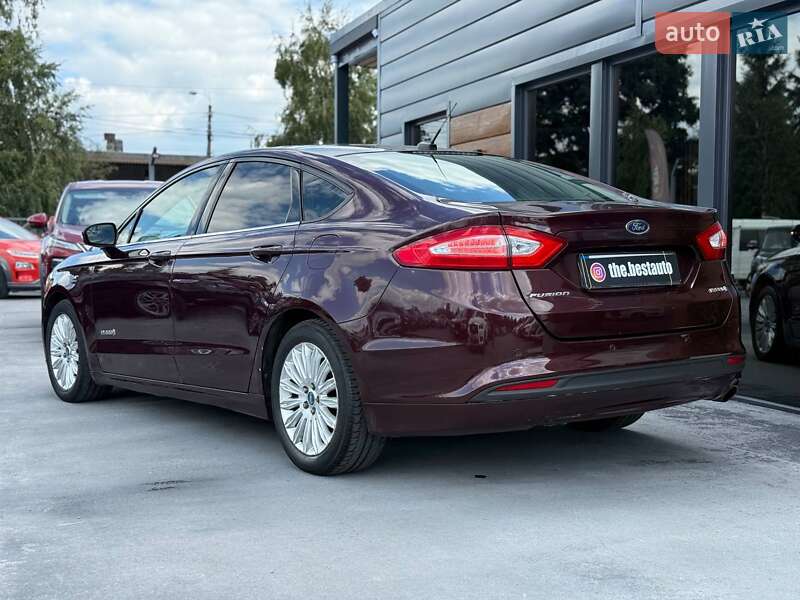 Седан Ford Fusion 2013 в Рівному