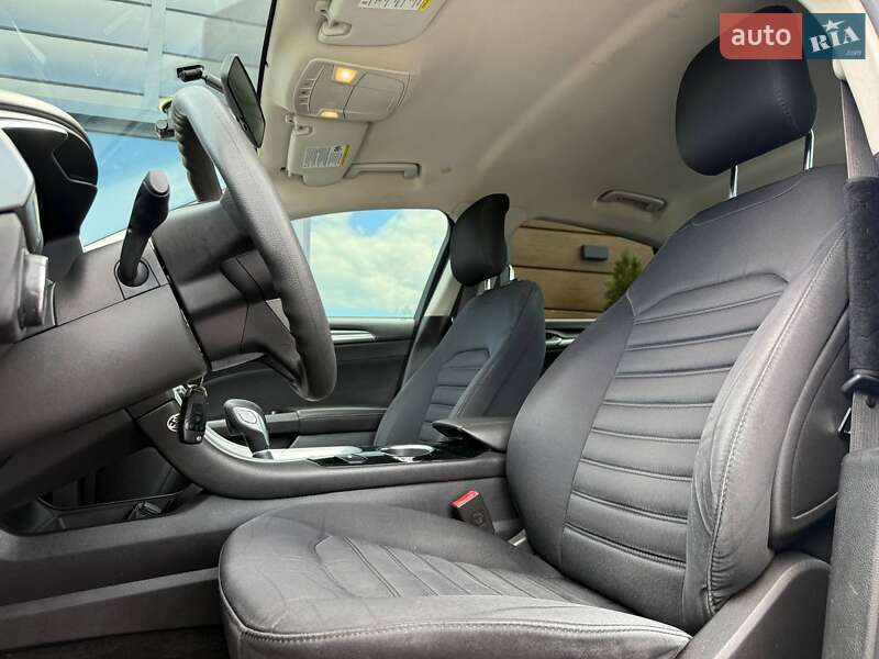 Седан Ford Fusion 2013 в Рівному