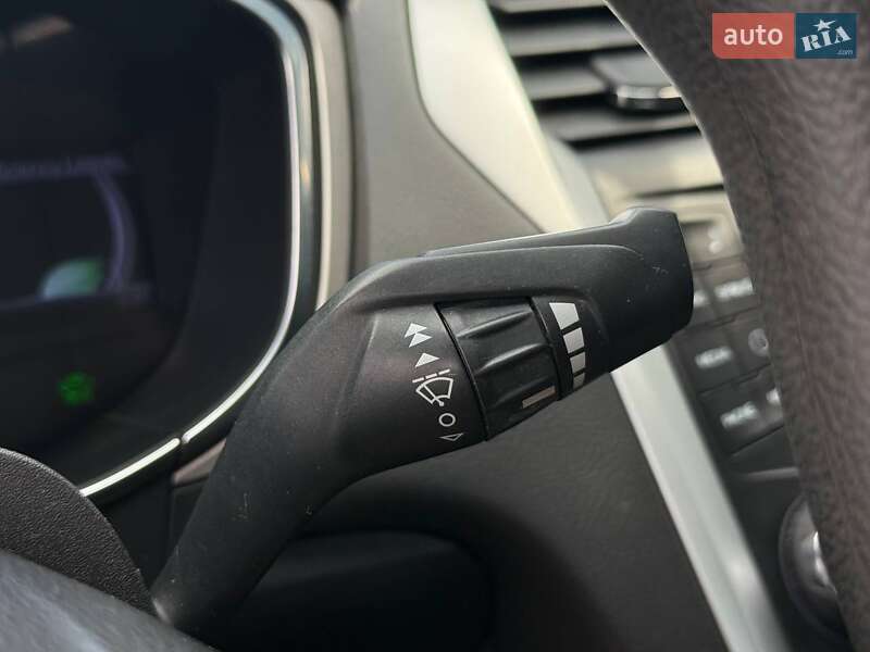 Седан Ford Fusion 2013 в Рівному