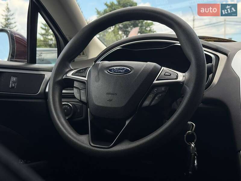 Седан Ford Fusion 2013 в Рівному
