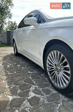 Седан Ford Fusion 2015 в 