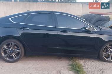Седан Ford Fusion 2017 в 