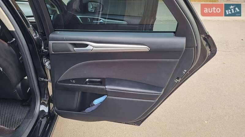 Седан Ford Fusion 2016 в Полтаві