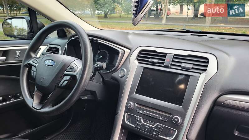 Седан Ford Fusion 2016 в Полтаві