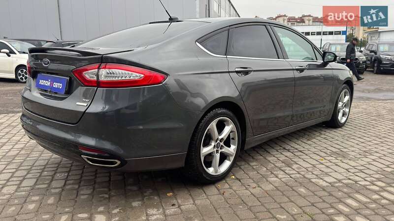 Седан Ford Fusion 2016 в Львові