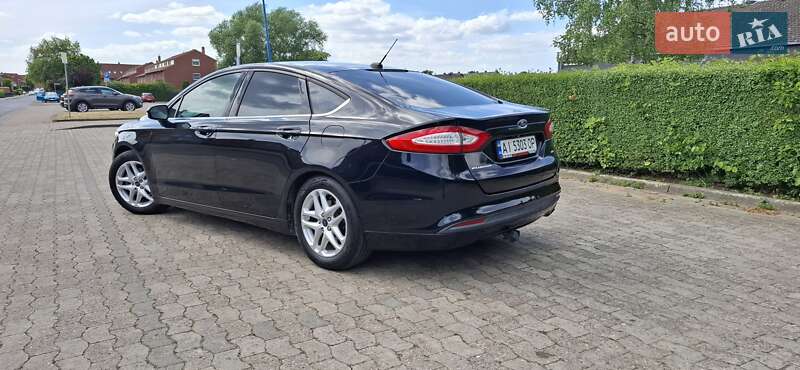 Седан Ford Fusion 2015 в Львові