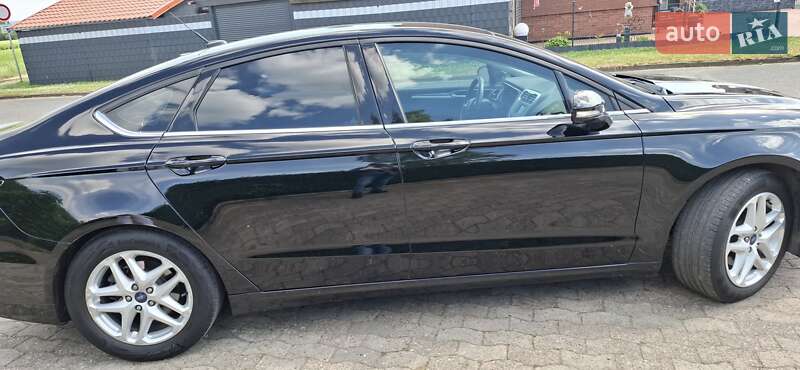 Седан Ford Fusion 2015 в Львові