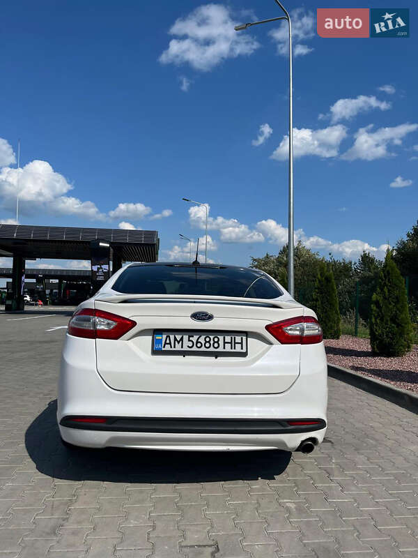 Седан Ford Fusion 2013 в Житомирі