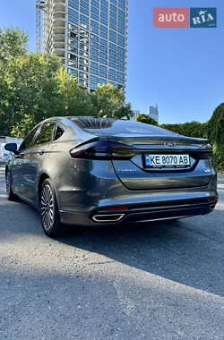 Седан Ford Fusion 2016 в 