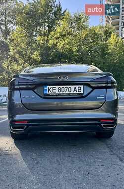 Седан Ford Fusion 2016 в 