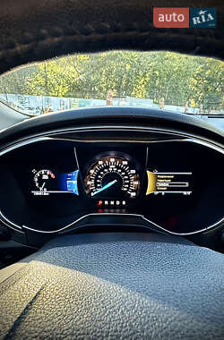 Седан Ford Fusion 2016 в 