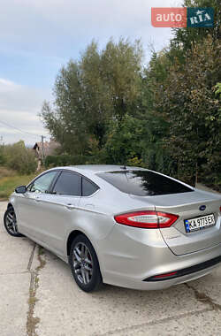 Седан Ford Fusion 2014 в 