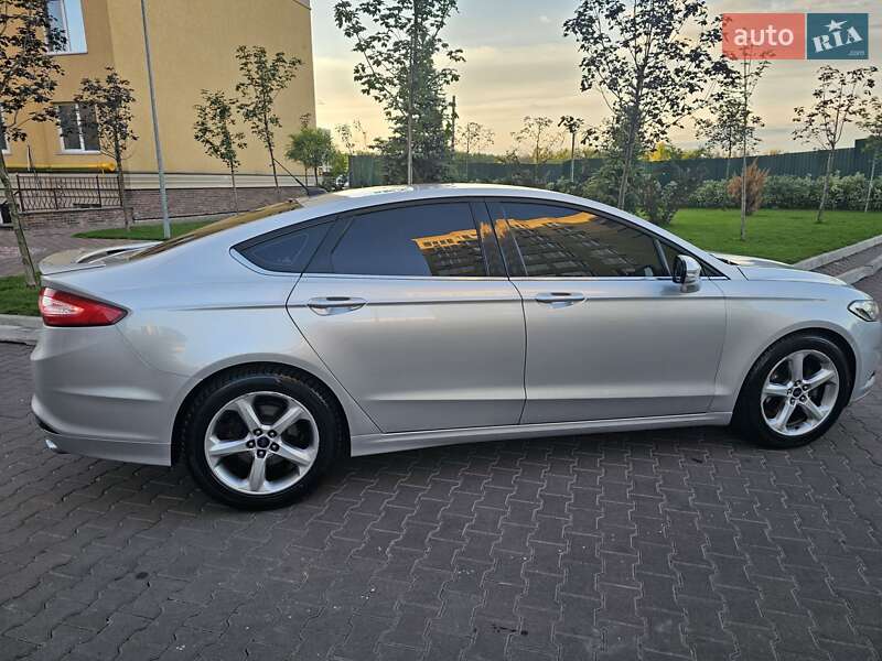 Седан Ford Fusion 2015 в Києві