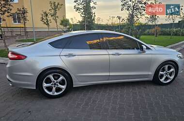 Седан Ford Fusion 2015 в 