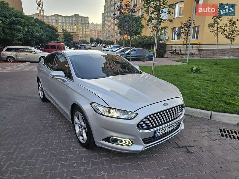 Седан Ford Fusion 2015 в Києві