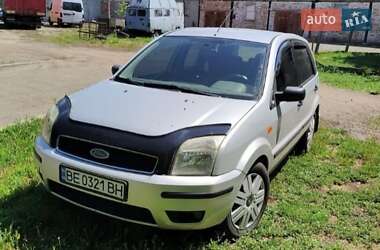 Хэтчбек Ford Fusion 2003 в 