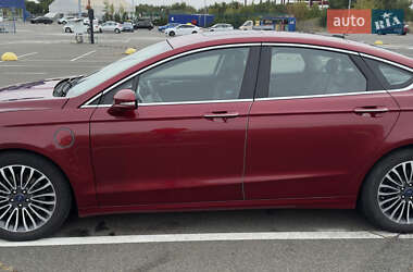 Седан Ford Fusion 2016 в 