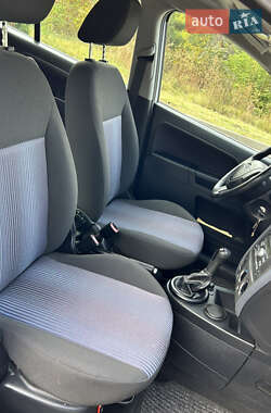 Хэтчбек Ford Fusion 2008 в 