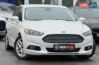 Седан Ford Fusion 2015 в 