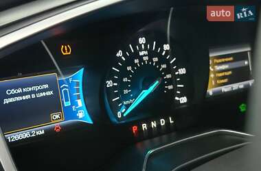 Седан Ford Fusion 2015 в 