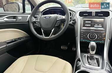 Седан Ford Fusion 2015 в 