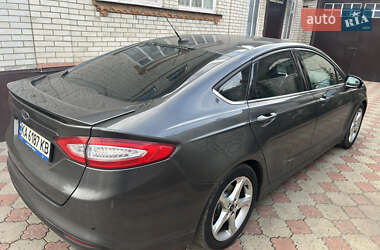 Седан Ford Fusion 2014 в 