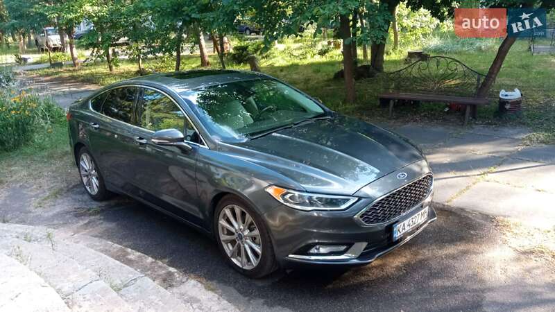 Седан Ford Fusion 2016 в 