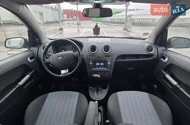 Хэтчбек Ford Fusion 2008 в 