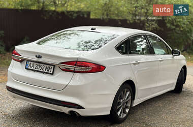 Седан Ford Fusion 2016 в 