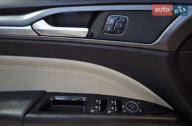 Седан Ford Fusion 2015 в 