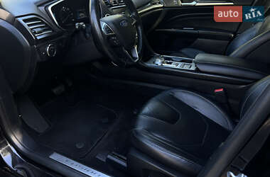 Седан Ford Fusion 2018 в 