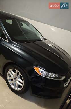 Седан Ford Fusion 2014 в 