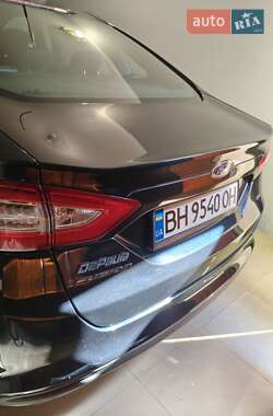 Седан Ford Fusion 2014 в 