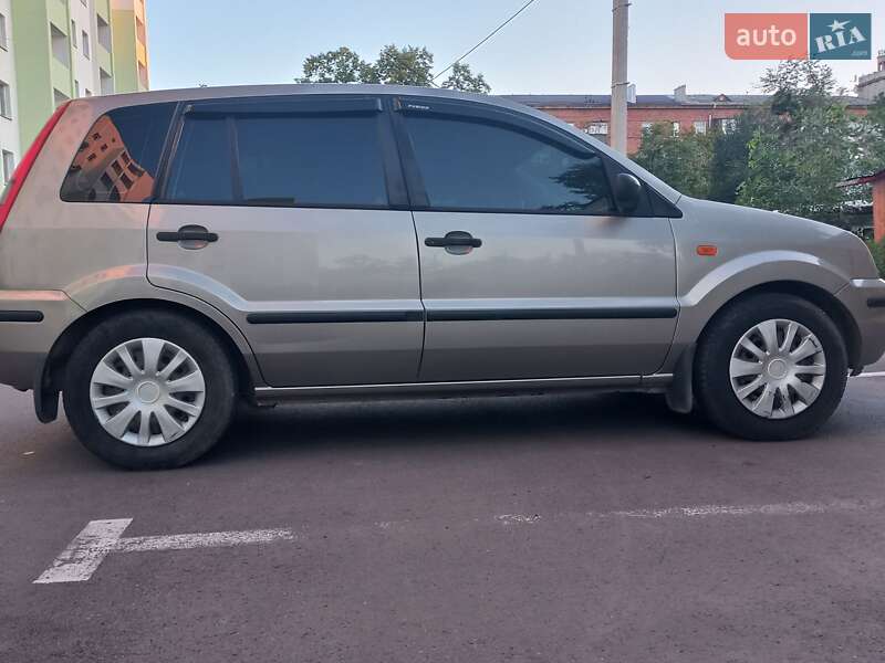 Хетчбек Ford Fusion 2003 в Харкові