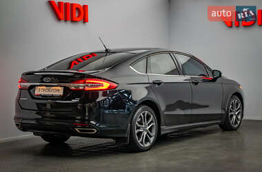 Седан Ford Fusion 2017 в 