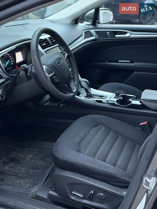 Седан Ford Fusion 2014 в Лубнах