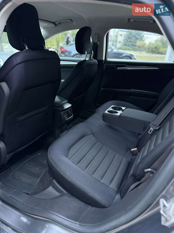 Седан Ford Fusion 2014 в Лубнах