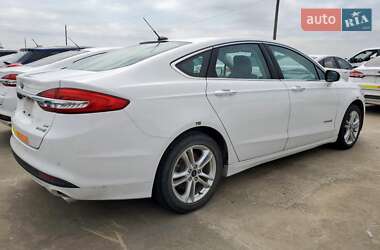 Седан Ford Fusion 2018 в 