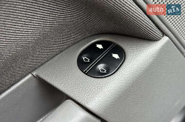 Хетчбек Ford Fusion 2003 в 