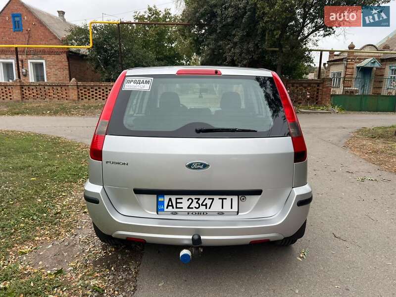 Хетчбек Ford Fusion 2004 в Дніпрі