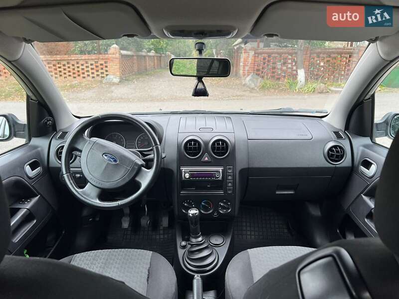 Хетчбек Ford Fusion 2004 в Дніпрі