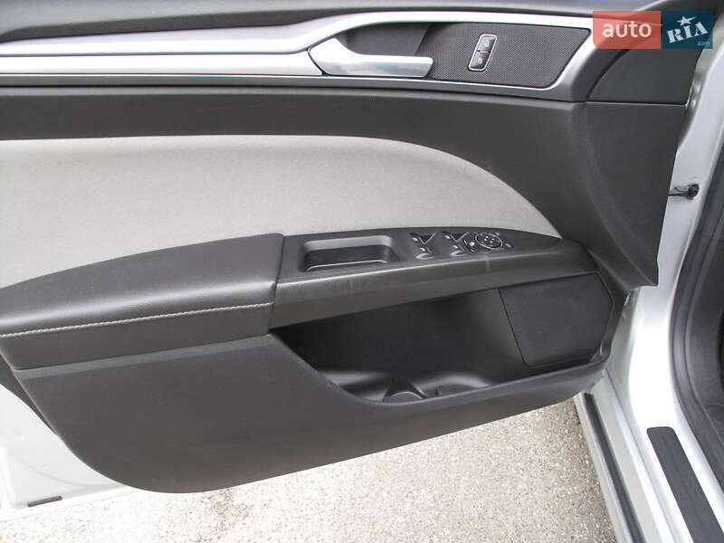 Седан Ford Fusion 2016 в Києві фото 31 Седан Ford Fusion 2016 в Києві