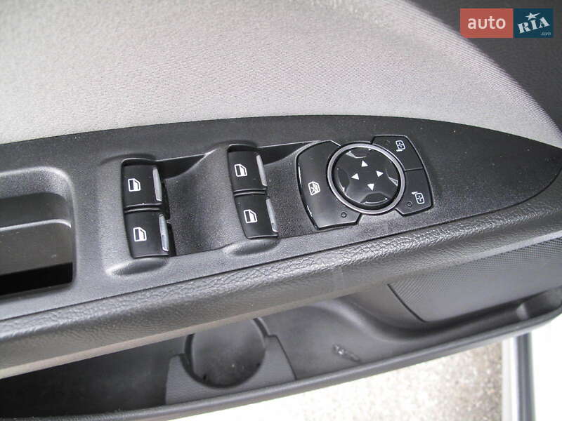 Седан Ford Fusion 2016 в Києві фото 32 Седан Ford Fusion 2016 в Києві
