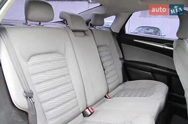 Седан Ford Fusion 2016 в 