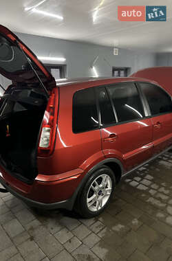 Хетчбек Ford Fusion 2006 в 
