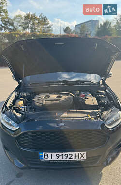 Седан Ford Fusion 2015 в 