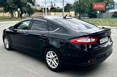 Седан Ford Fusion 2015 в 