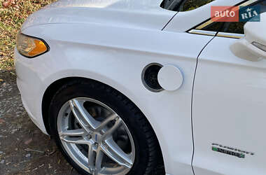 Седан Ford Fusion 2014 в 